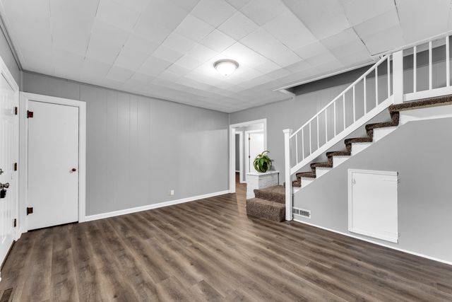 1439 S Luster Avenue, Springfield, MO 65804