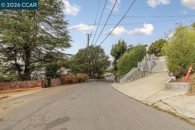 4445 Arcadia, Oakland, CA 94602