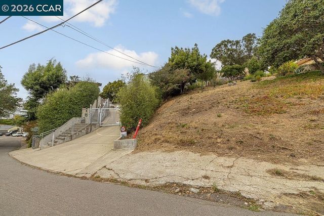 4445 Arcadia, Oakland, CA 94602