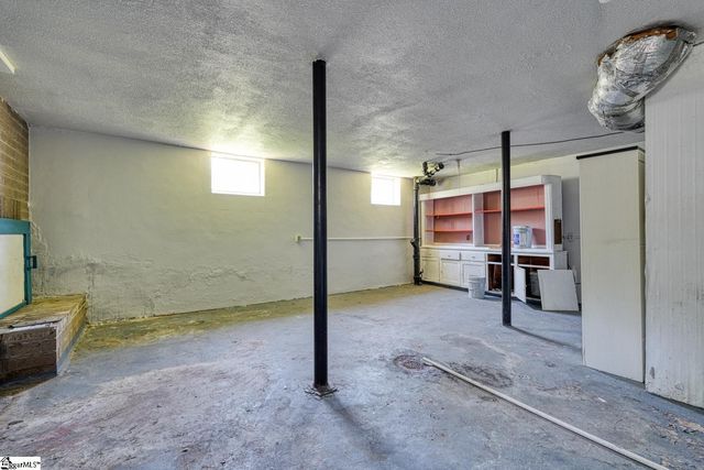 171 E Victoria Road, Spartanburg, SC 29302