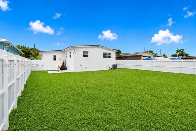 6748 SW 38th St, Miami, FL 33155