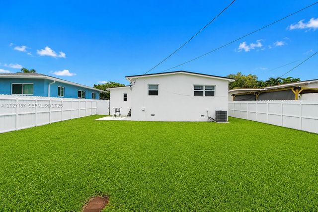 6748 SW 38th St, Miami, FL 33155