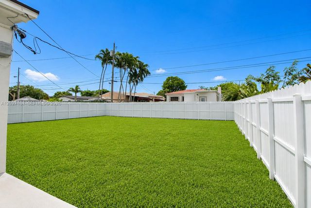 6748 SW 38th St, Miami, FL 33155