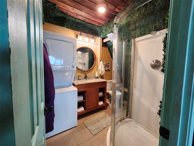 2814 Swan Court, Surfside Beach, TX 77541