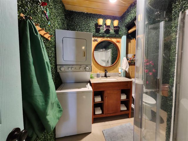 2814 Swan Court, Surfside Beach, TX 77541