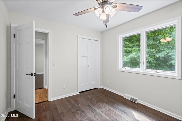 34 Oaktree Lane, Colonie, NY 12309
