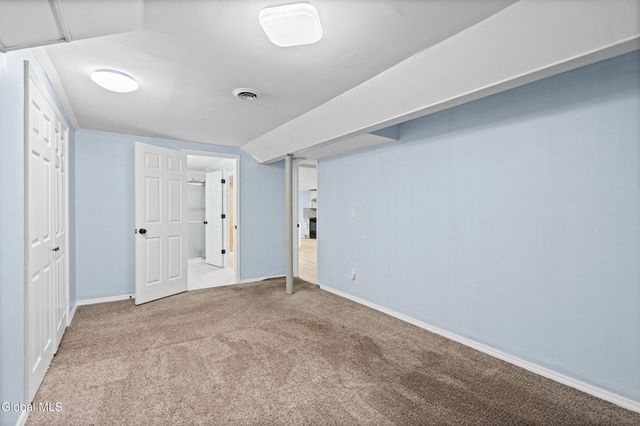 34 Oaktree Lane, Colonie, NY 12309