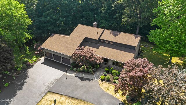 34 Oaktree Lane, Colonie, NY 12309