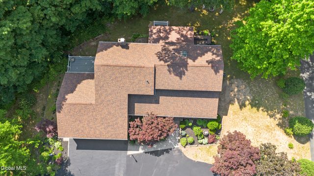 34 Oaktree Lane, Colonie, NY 12309