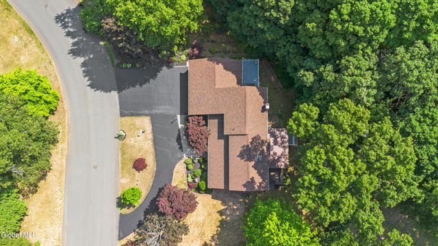 34 Oaktree Lane, Colonie, NY 12309