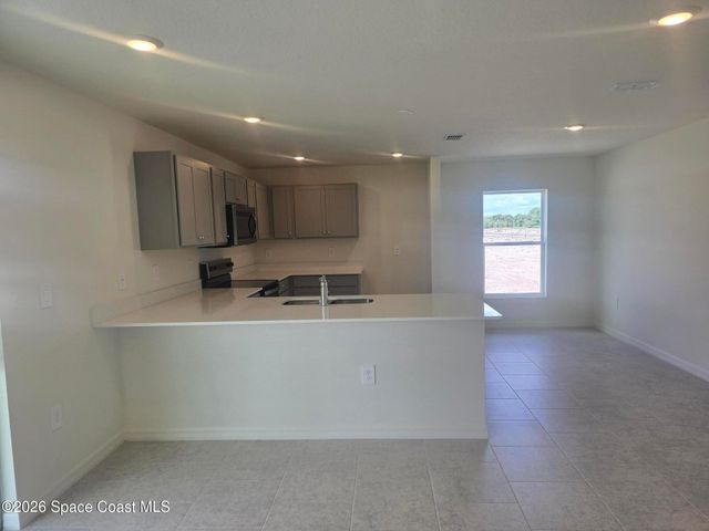 602 SW Richmond Circle SW, Palm Bay, FL 32908