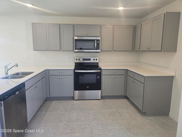 602 SW Richmond Circle SW, Palm Bay, FL 32908