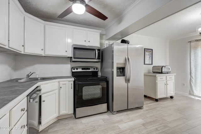 110 W Bayou Parkway Apt 302, Lafayette, LA 70503