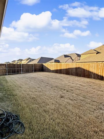 658 Erin Hills Drive, Red Oak, TX 75154