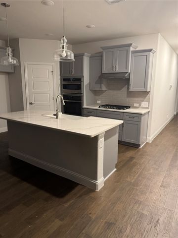 658 Erin Hills Drive, Red Oak, TX 75154