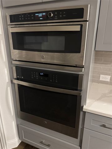 658 Erin Hills Drive, Red Oak, TX 75154