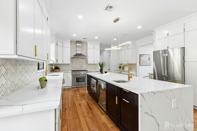 170 Johnston Drive, Watchung, NJ 07069