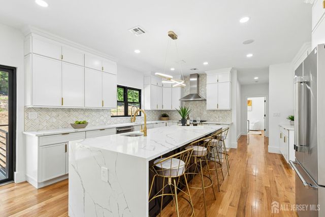 170 Johnston Drive, Watchung, NJ 07069