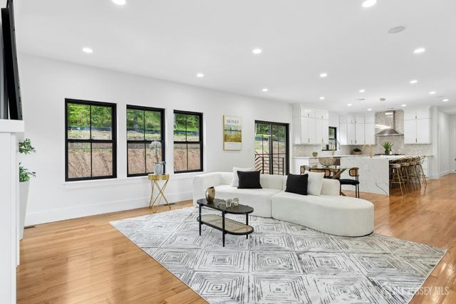 170 Johnston Drive, Watchung, NJ 07069