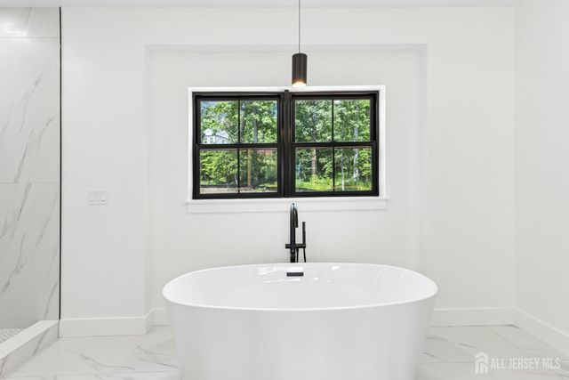 170 Johnston Drive, Watchung, NJ 07069