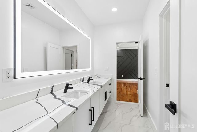 170 Johnston Drive, Watchung, NJ 07069