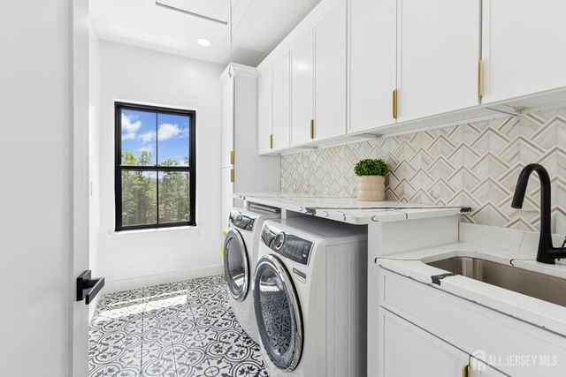 170 Johnston Drive, Watchung, NJ 07069