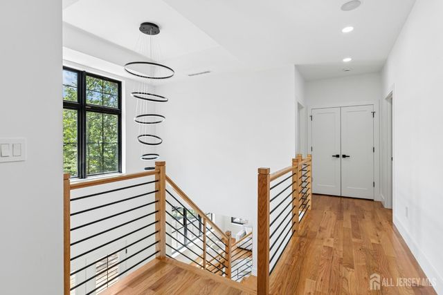 170 Johnston Drive, Watchung, NJ 07069