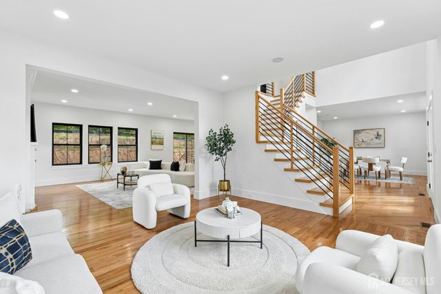 170 Johnston Drive, Watchung, NJ 07069