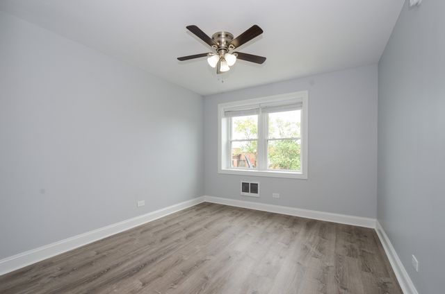 7710 N Sheridan Road 303, Chicago, IL 60626
