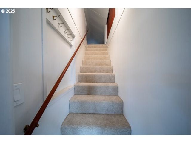 428 ELM Ave, Reedsport, OR 97467