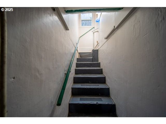 428 ELM Ave, Reedsport, OR 97467