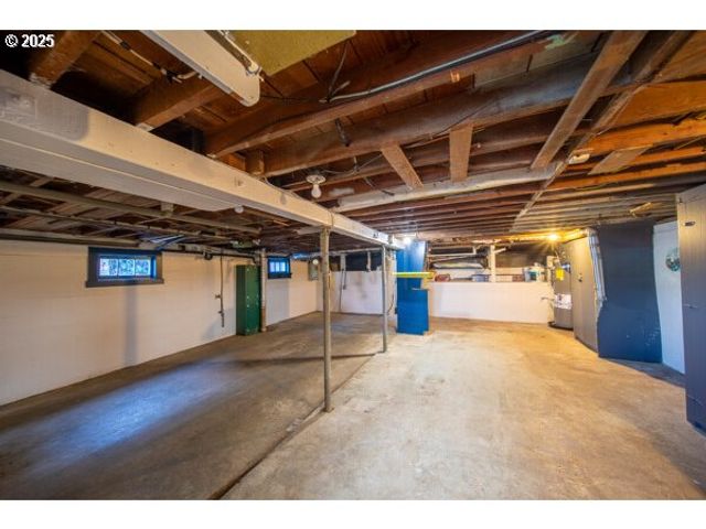 428 ELM Ave, Reedsport, OR 97467