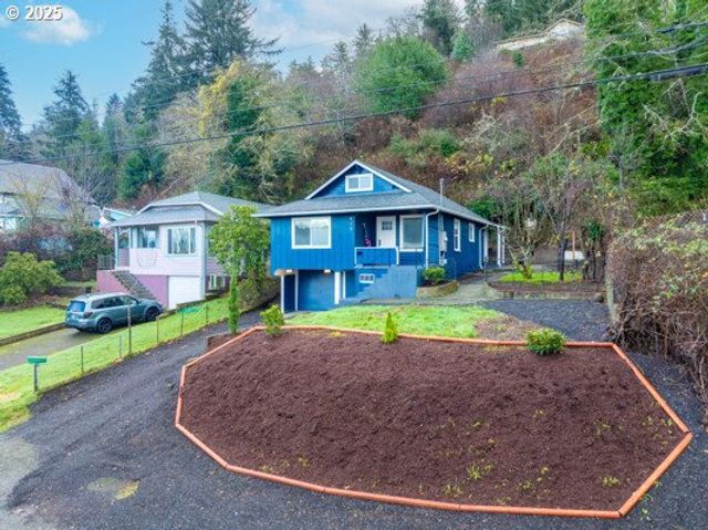 428 ELM Ave, Reedsport, OR 97467