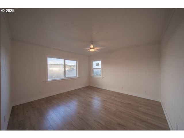 428 ELM Ave, Reedsport, OR 97467