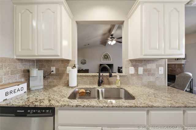 19392 Holly Court, Catoosa, OK 74015