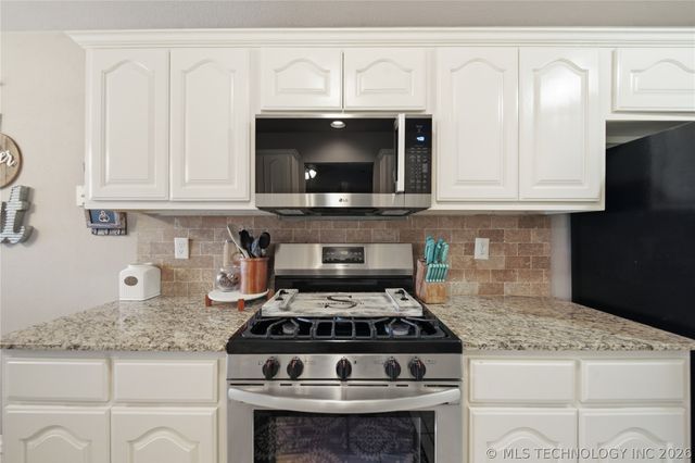 19392 Holly Court, Catoosa, OK 74015