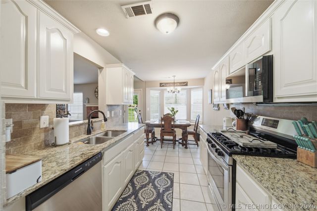 19392 Holly Court, Catoosa, OK 74015