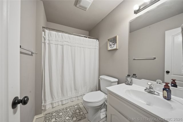 19392 Holly Court, Catoosa, OK 74015