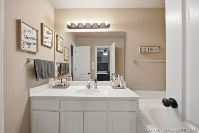 19392 Holly Court, Catoosa, OK 74015