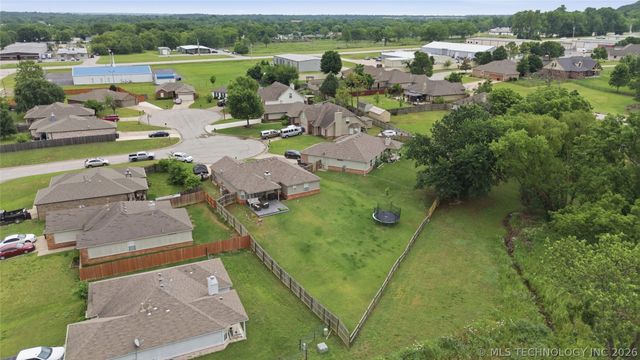 19392 Holly Court, Catoosa, OK 74015