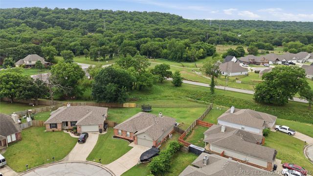 19392 Holly Court, Catoosa, OK 74015