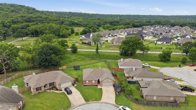 19392 Holly Court, Catoosa, OK 74015