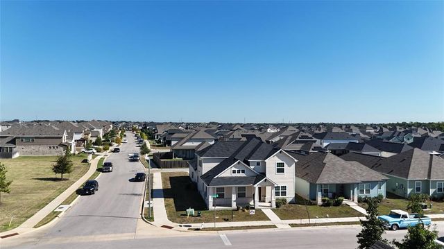 200 Oldbridge DR, Hutto, TX 78634