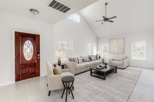 200 Oldbridge DR, Hutto, TX 78634