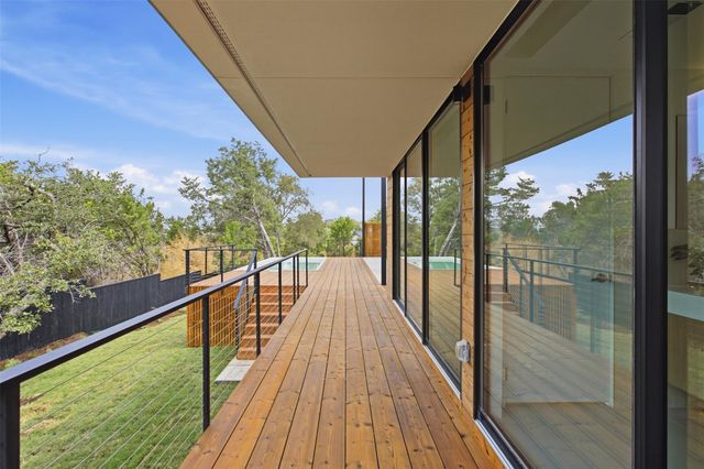 121 Clubhouse DR, Lakeway, TX 78734