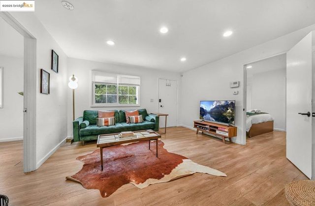 2162 35Th Ave, Oakland, CA 94601