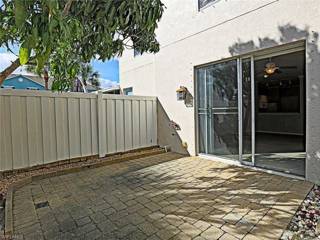 3647 Pine Oak CIR 107, Fort Myers, FL 33916