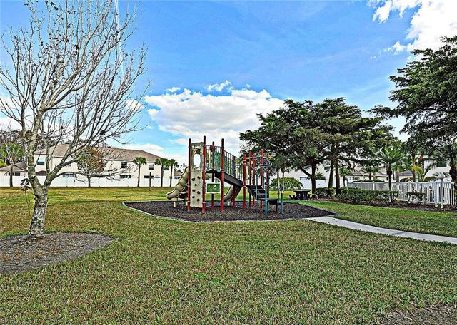 3647 Pine Oak CIR 107, Fort Myers, FL 33916