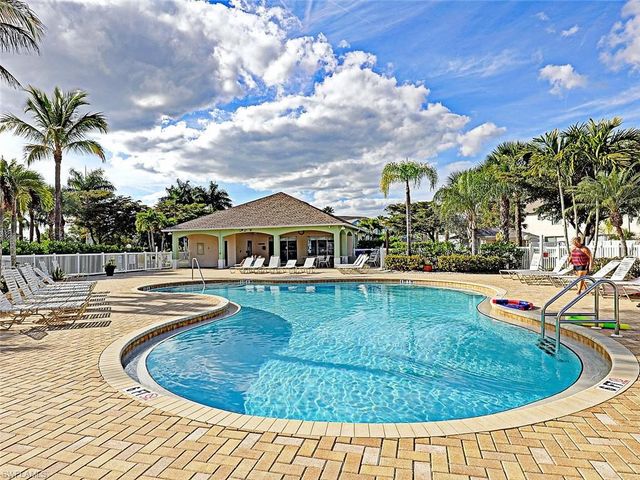 3647 Pine Oak CIR 107, Fort Myers, FL 33916