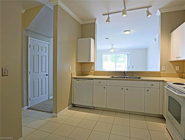 3647 Pine Oak CIR 107, Fort Myers, FL 33916